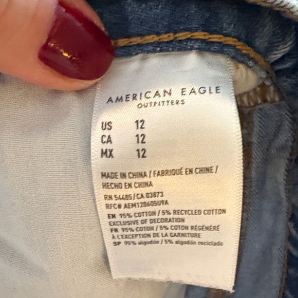 American eagle 90s boyfriend Casual Blue Distressed Jean Shorts size 12 - Picture 7 of 7